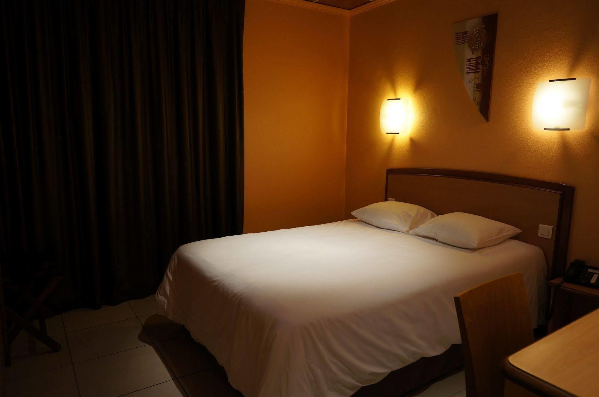 Hotellerie Notre Dame De Lumieres Goult Exterior foto